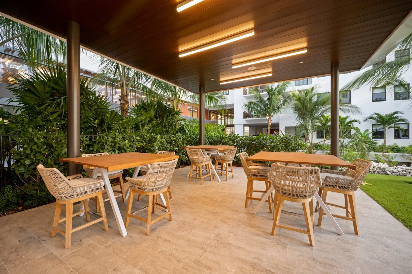 10X Las Olas Walk Image 33