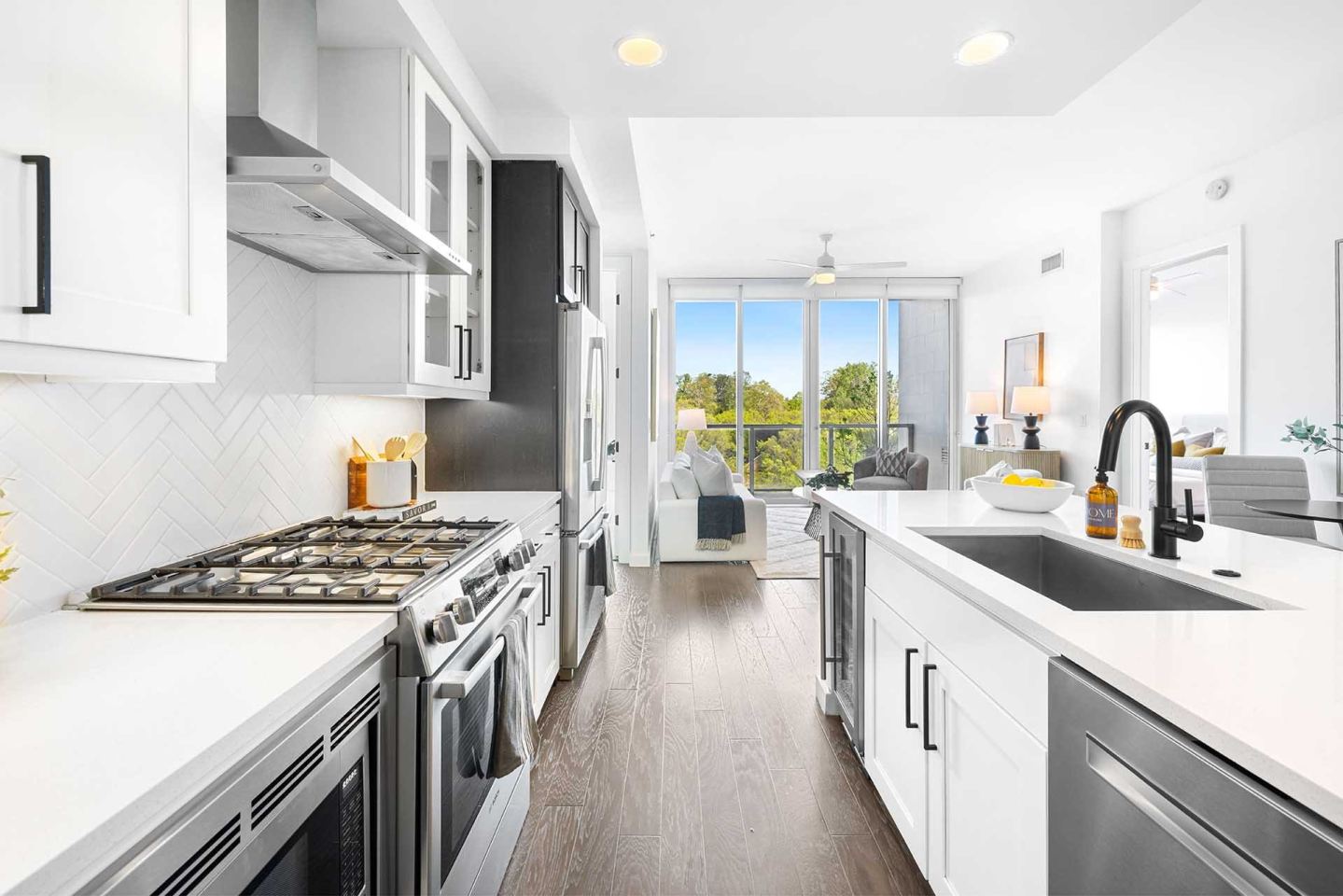The Huntley Luxury Apartments Image 35