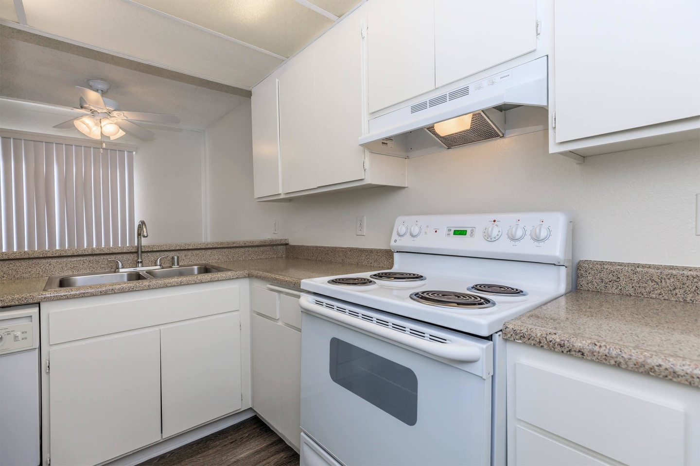 Maplewood Apartment Homes Image 12