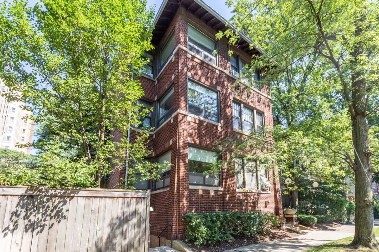 5409 S. Blackstone Image 2