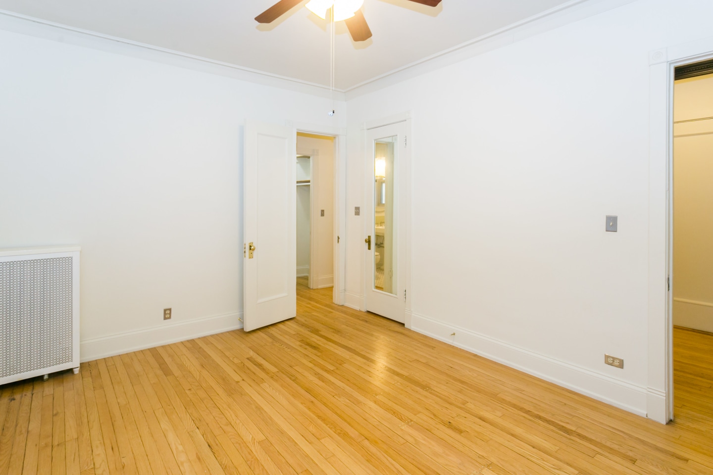 1413-15 E 53rd Image 15