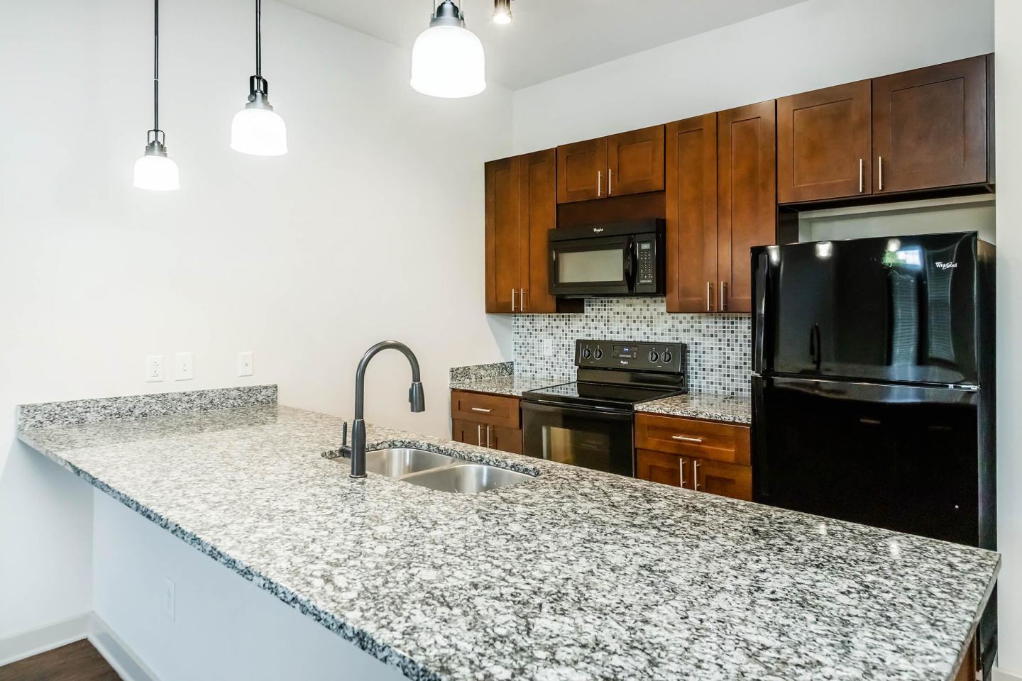 1810 Belcourt Image 7