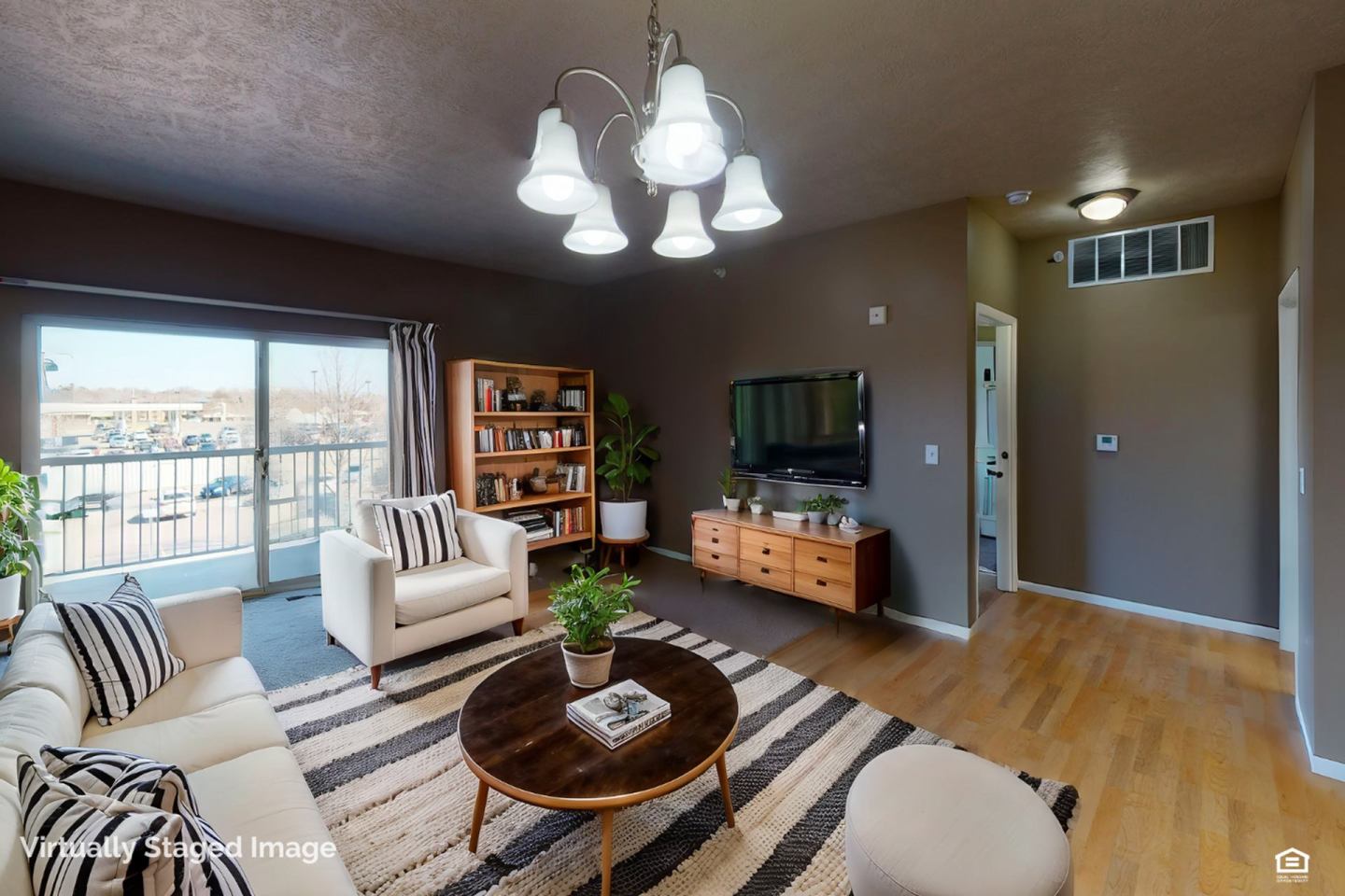 MacArthur Square Apartments Image 11