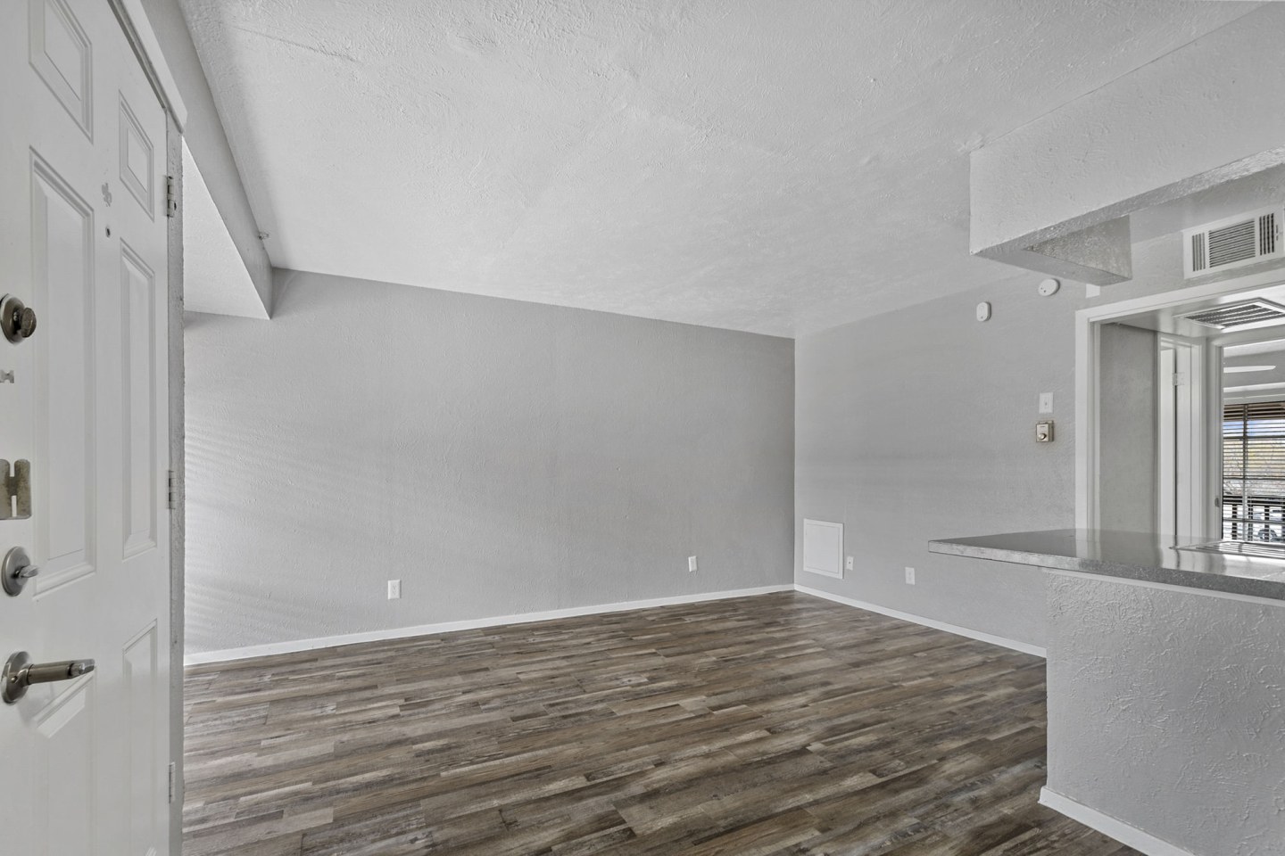 Flats at 183 Image 4
