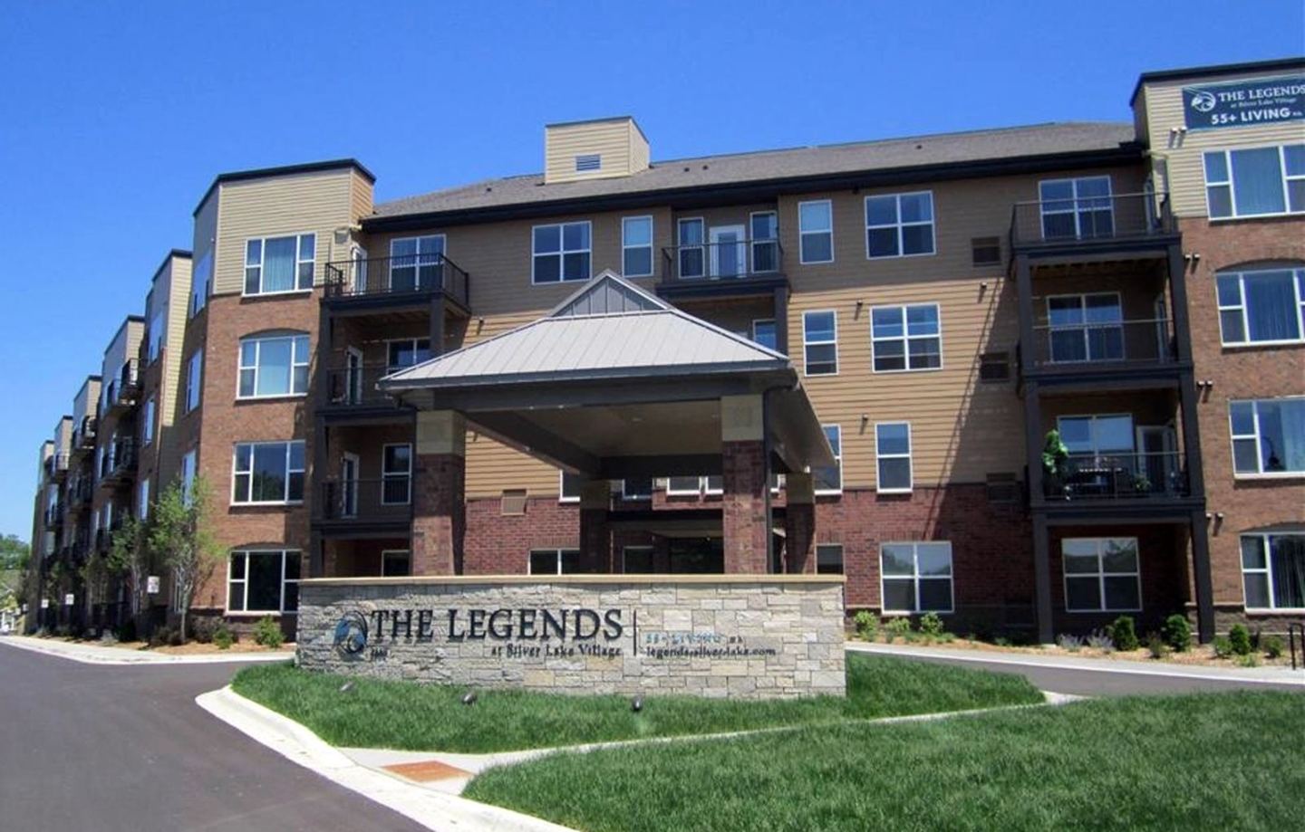 The Legends at Silver Lake Village 55+ Apartments - Senior Housing Image 3