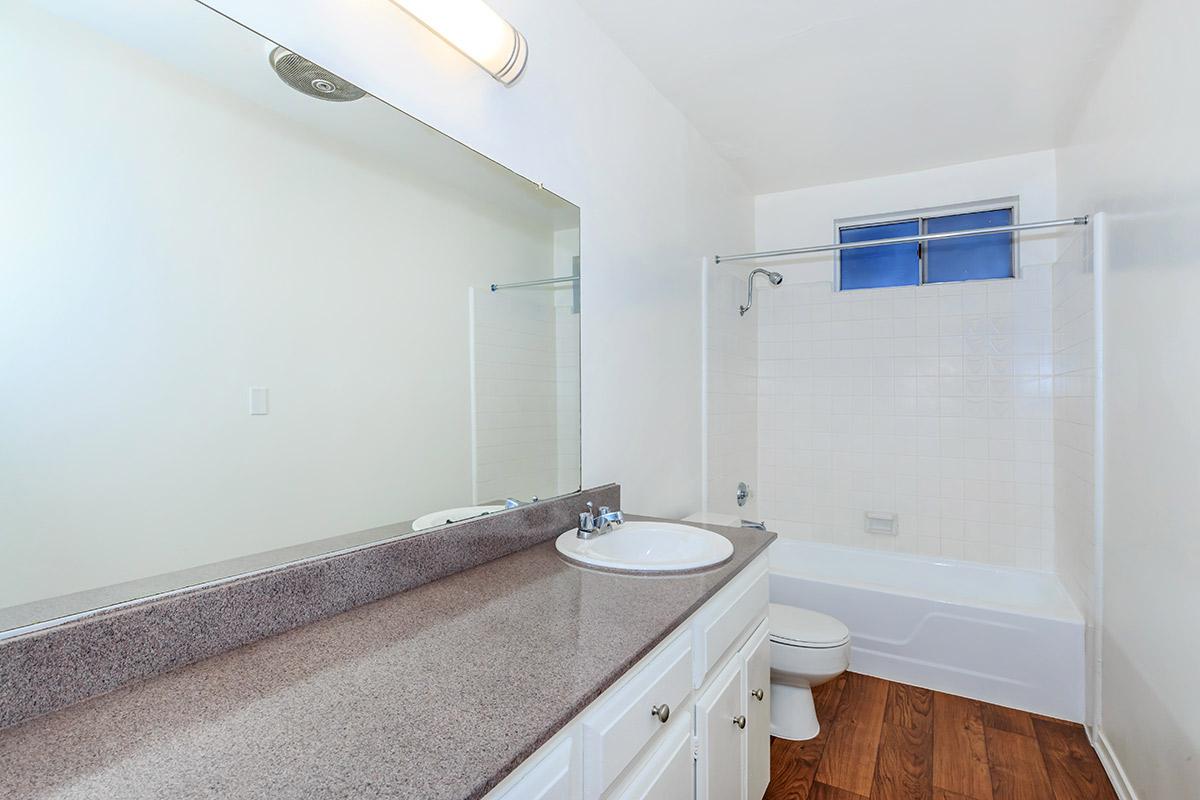 Buena La Vista Apartment Homes Image 15