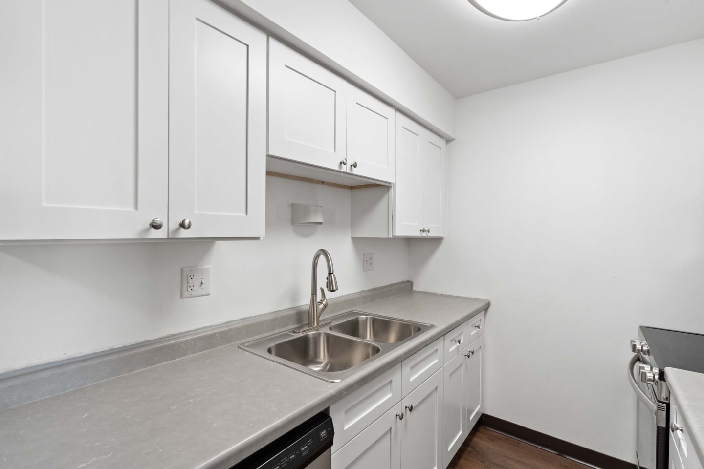 Hillcrest Apartments Image 13