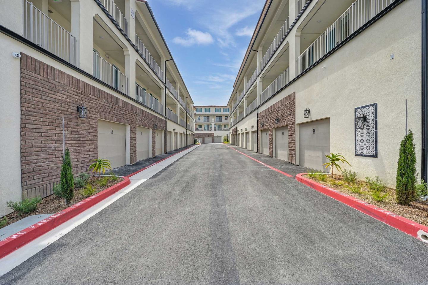 The Commodore Apartments Image 10