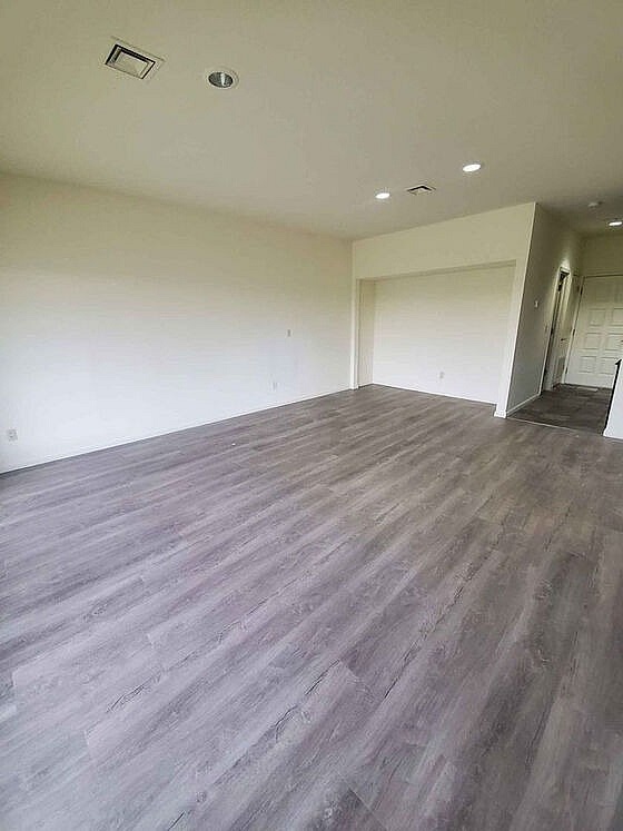 21 Rock Apartments Image 8