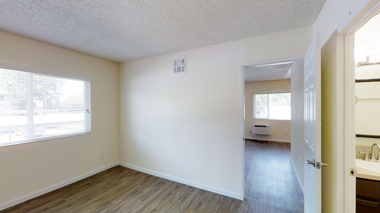 Vintage Apartments Image 16