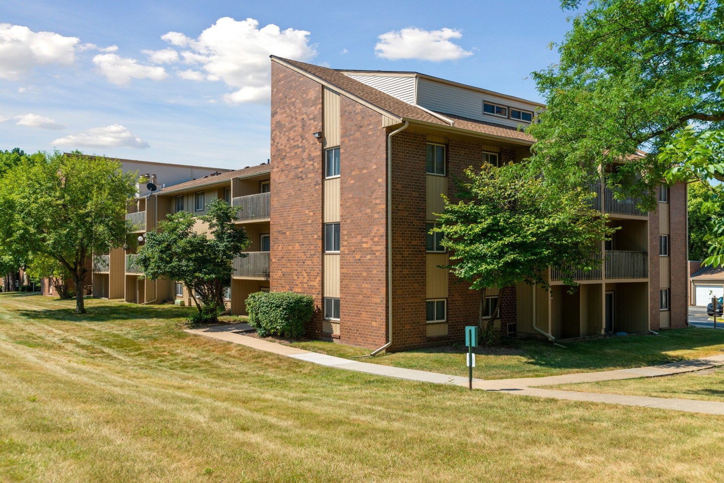 Robin Hill Image 15