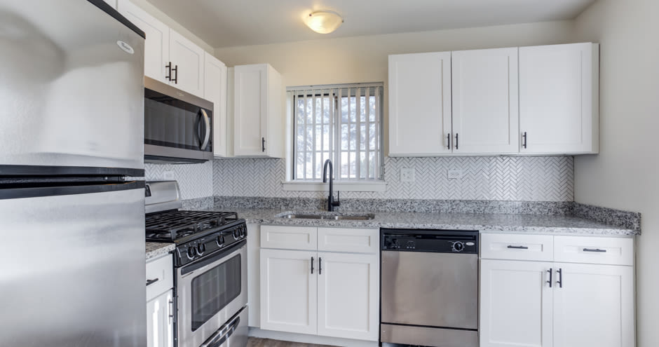 Brook Run Apartments & Townhomes Image 1