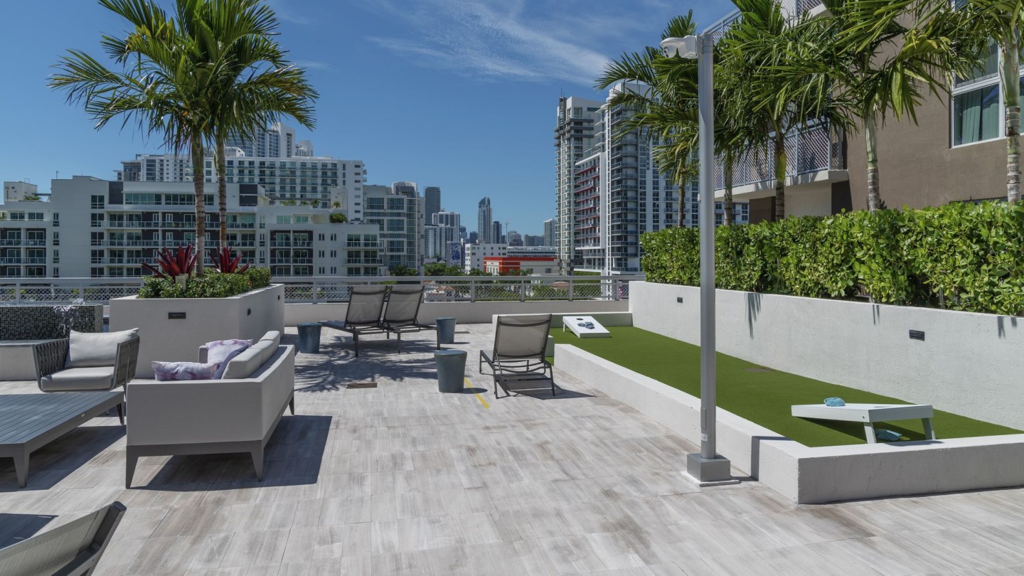 Blu27 at Edgewater Image 14