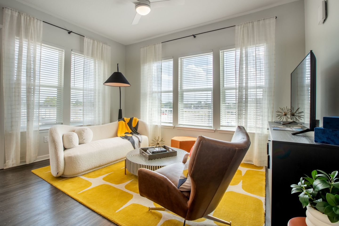 Cirrus Apartments Image 5