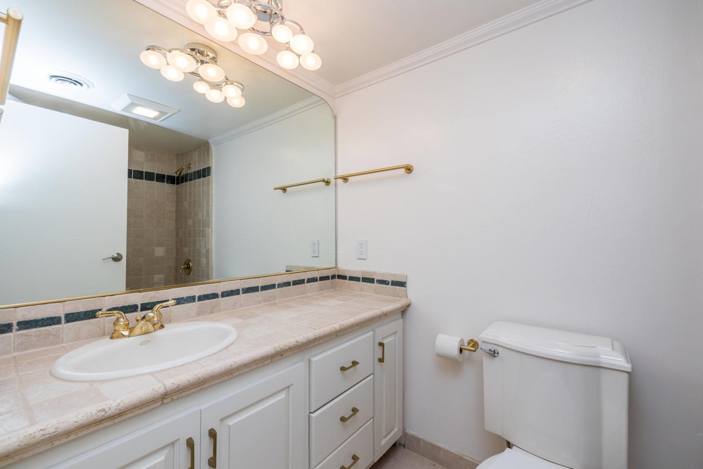 5-65 Rodeo Avenue Image 15