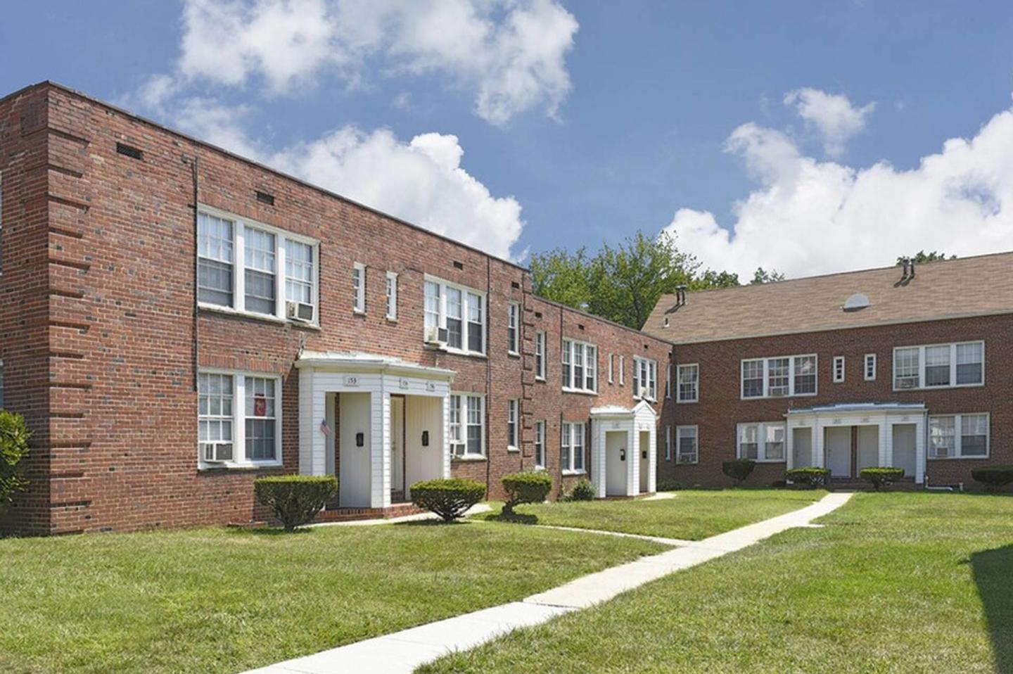 Oaklee Village Image 12