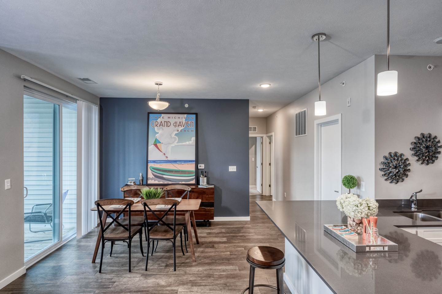 Piper Lakes Apartment Homes Image 3