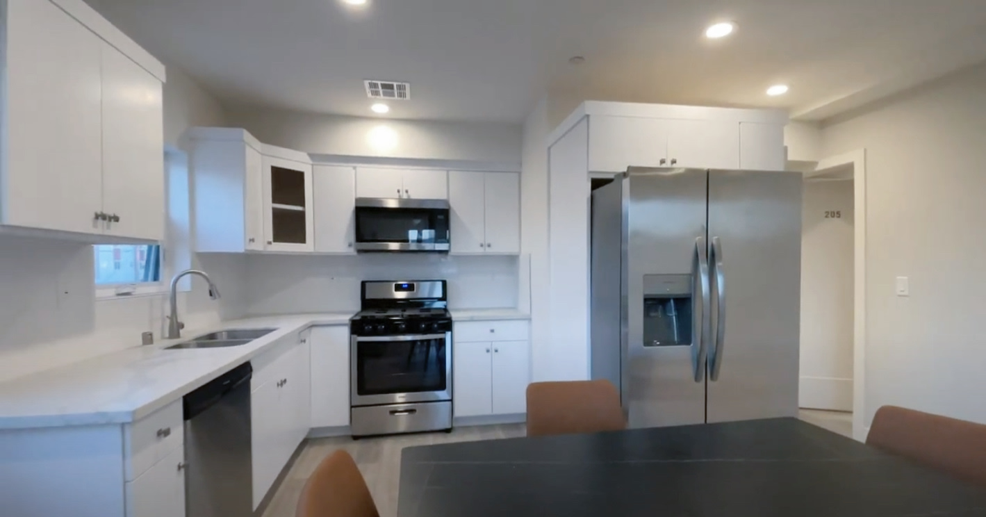 1458 37th Place - Co-Living Image 12