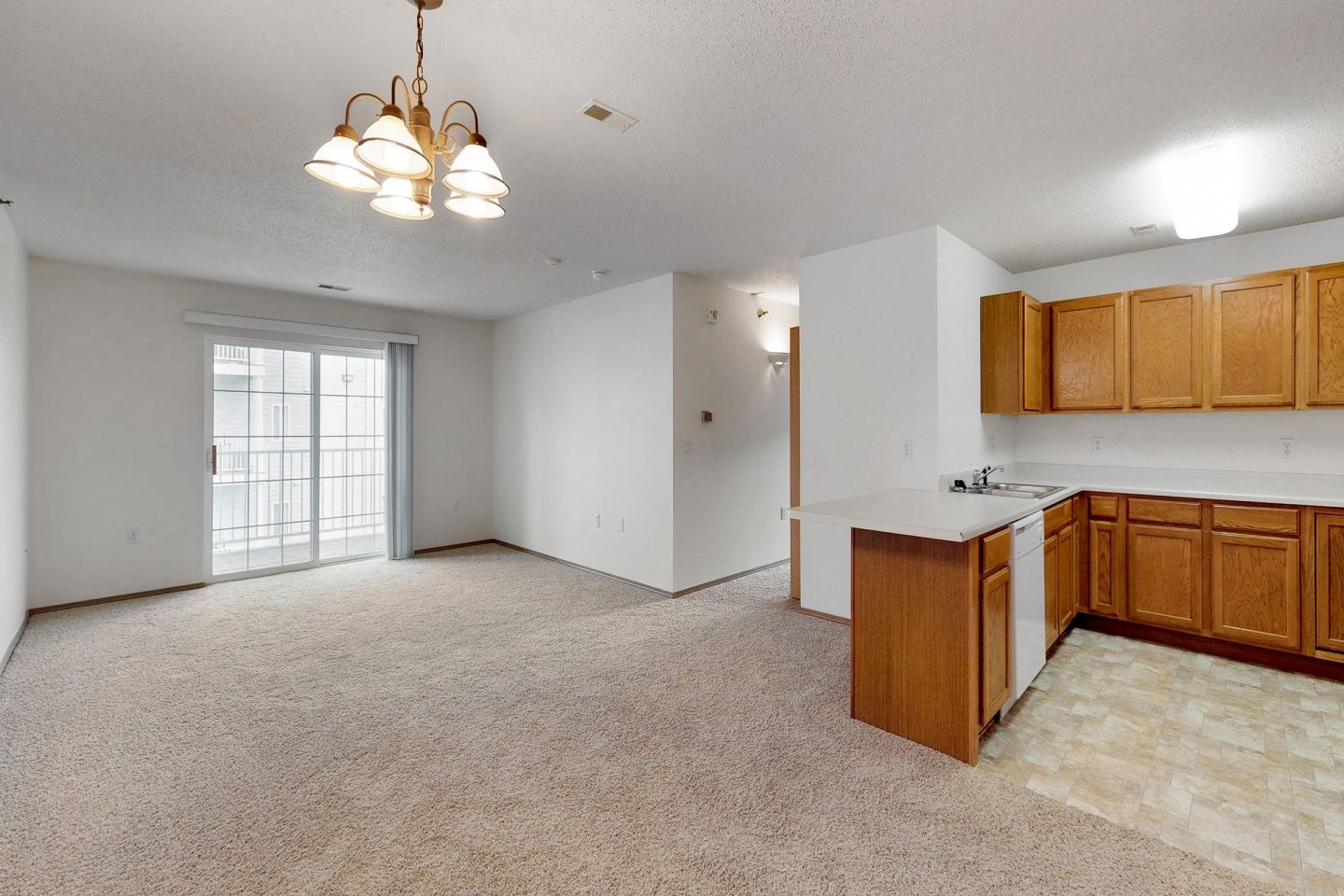 Platinum Valley Apartments Image 2