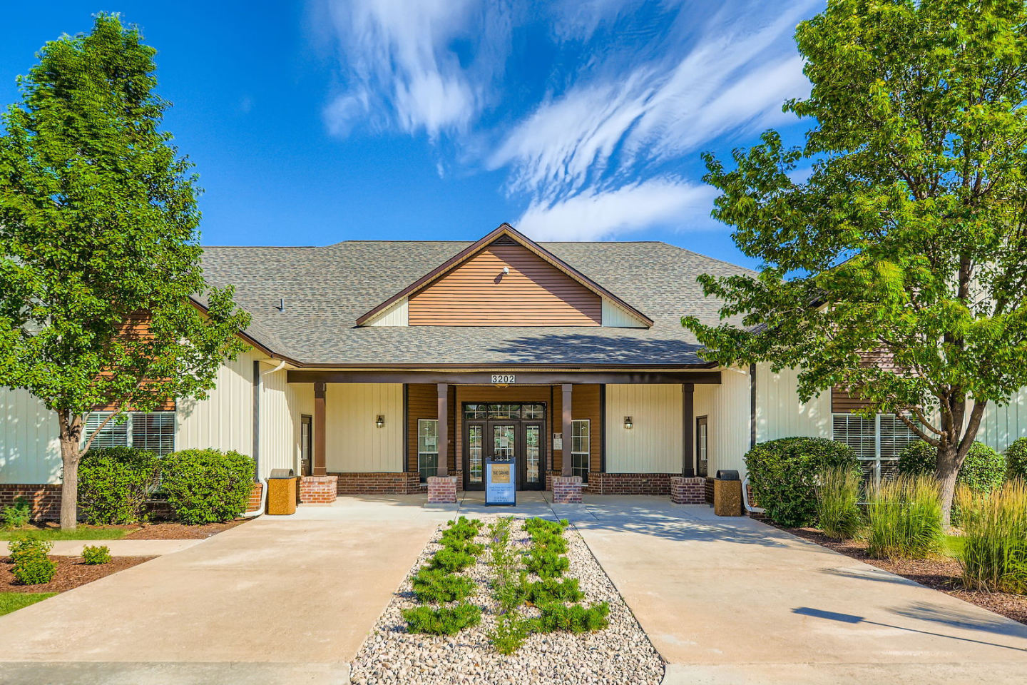 The Grand at Riverside Image 13