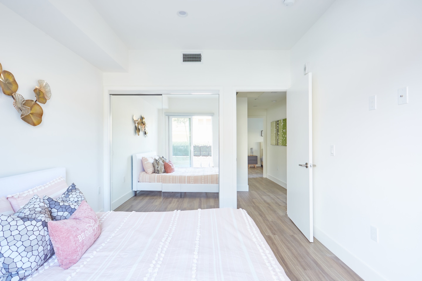 1515 Colby Ave - Co-Living Image 11