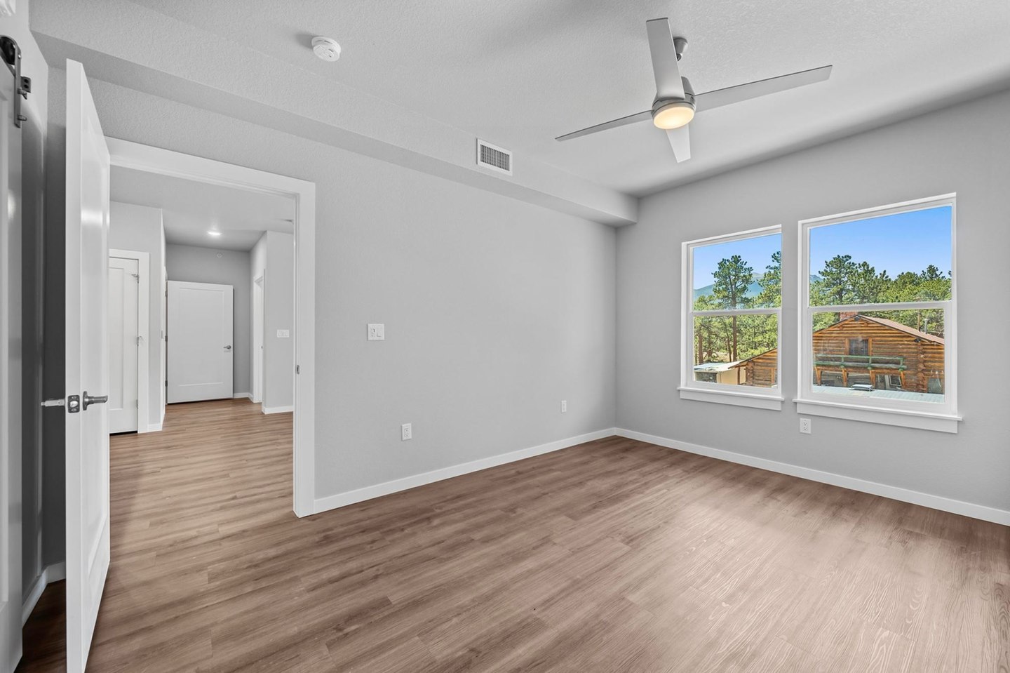 Prospector Apartments Image 40