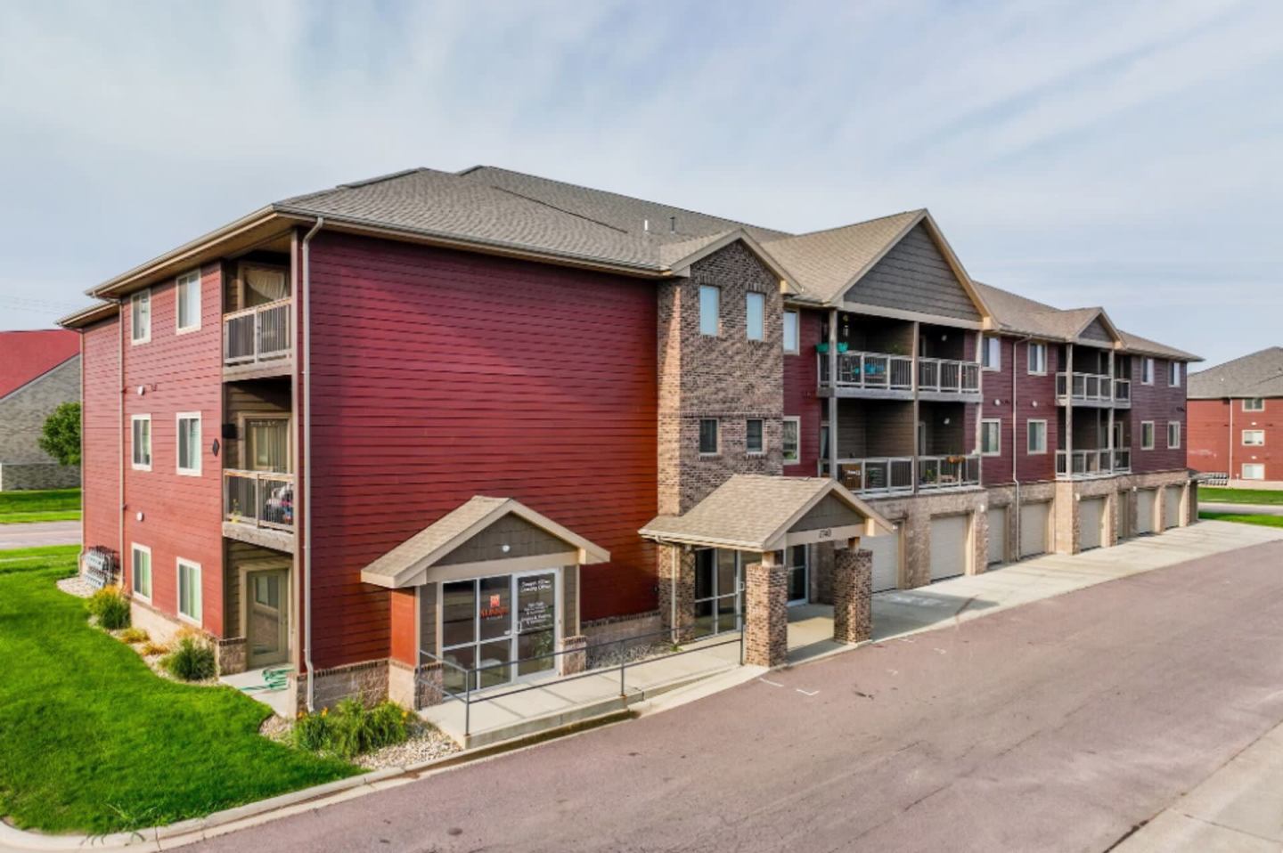 Sunset Villas Apartments Image 1