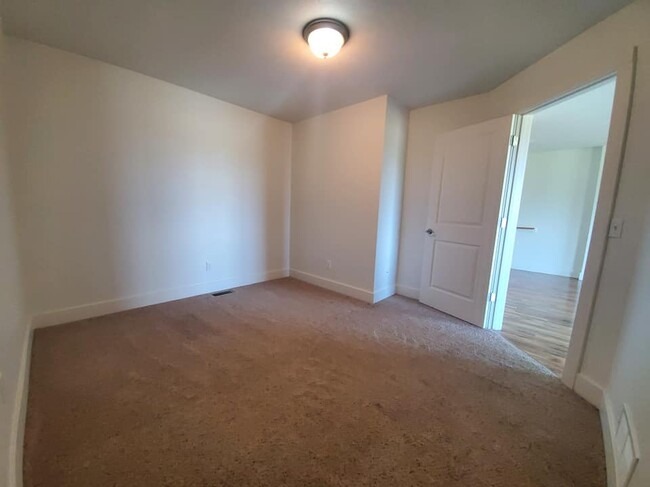 Headwaters Apartments Image 11