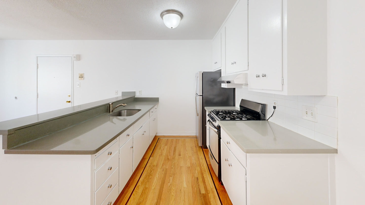 600 Oak Image 5