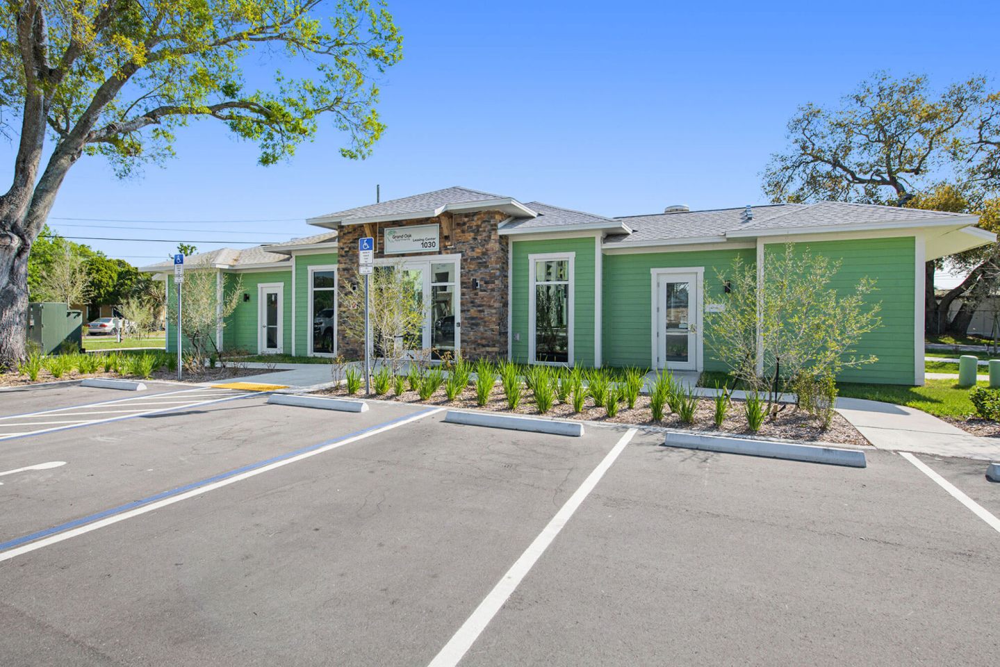 Grand Oak Apartments Image 26