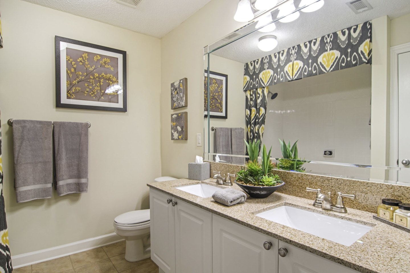 Gables Montclair Image 7