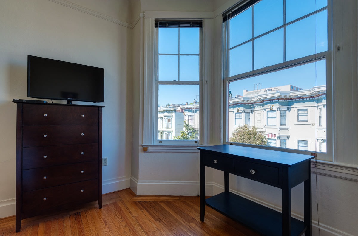 Richelieu Suites - Furnished Short-Term Rental Image 6