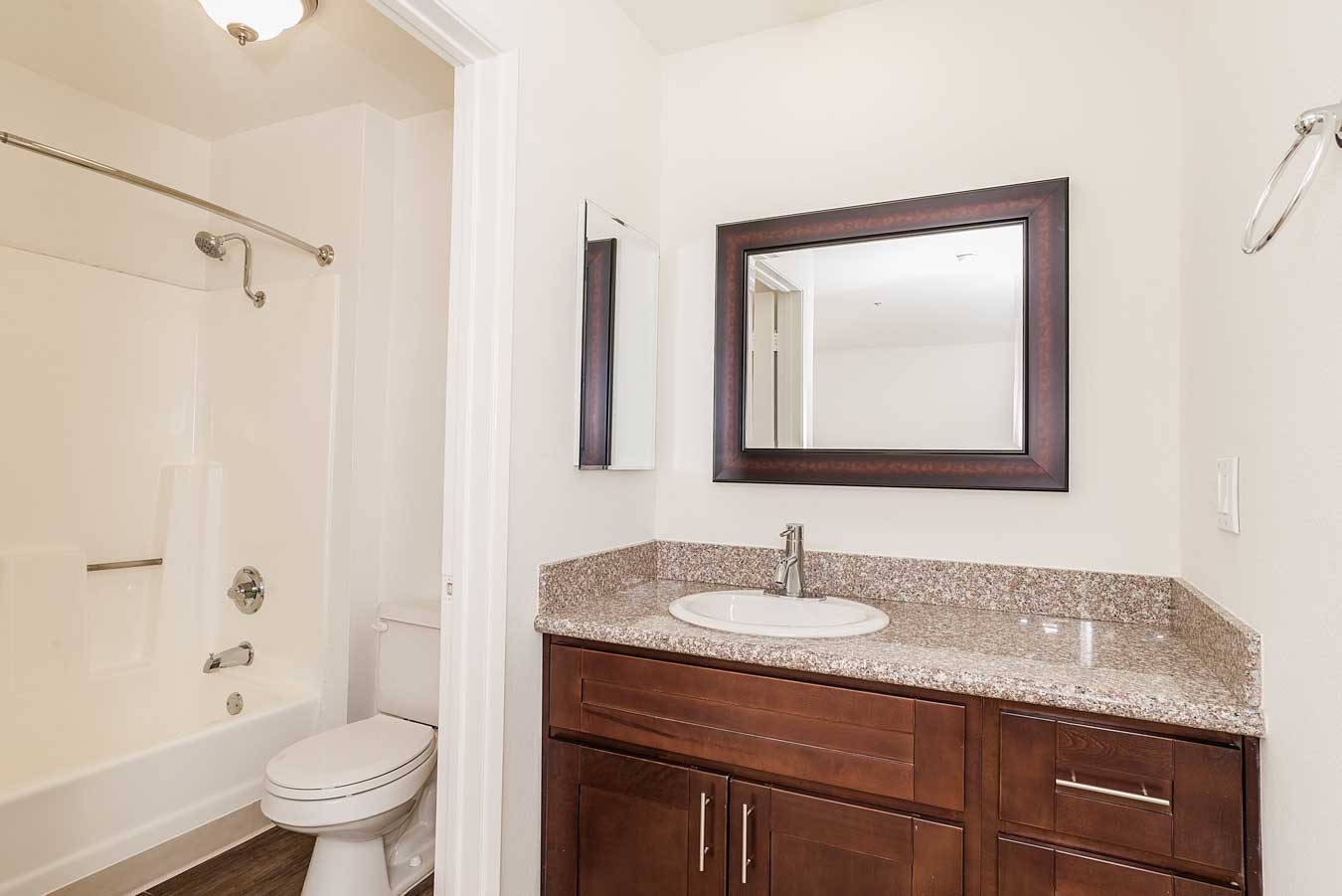 Marlon Manor Apartments Image 12