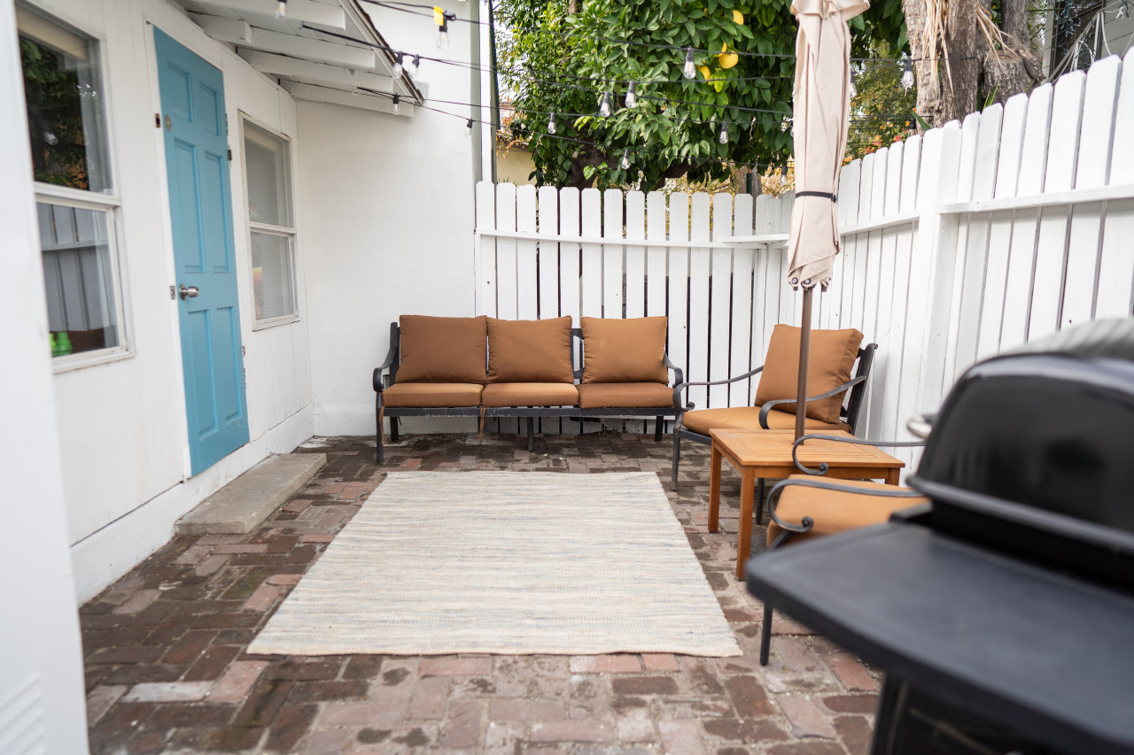 Kling Front Image 11
