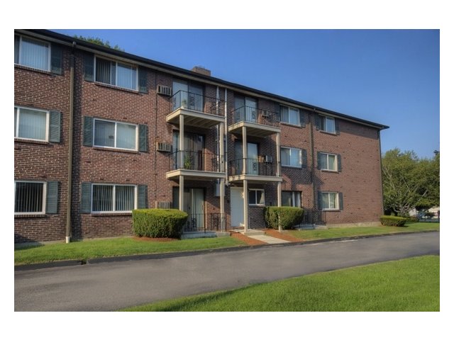 Lowell Arms Apartments Image 3