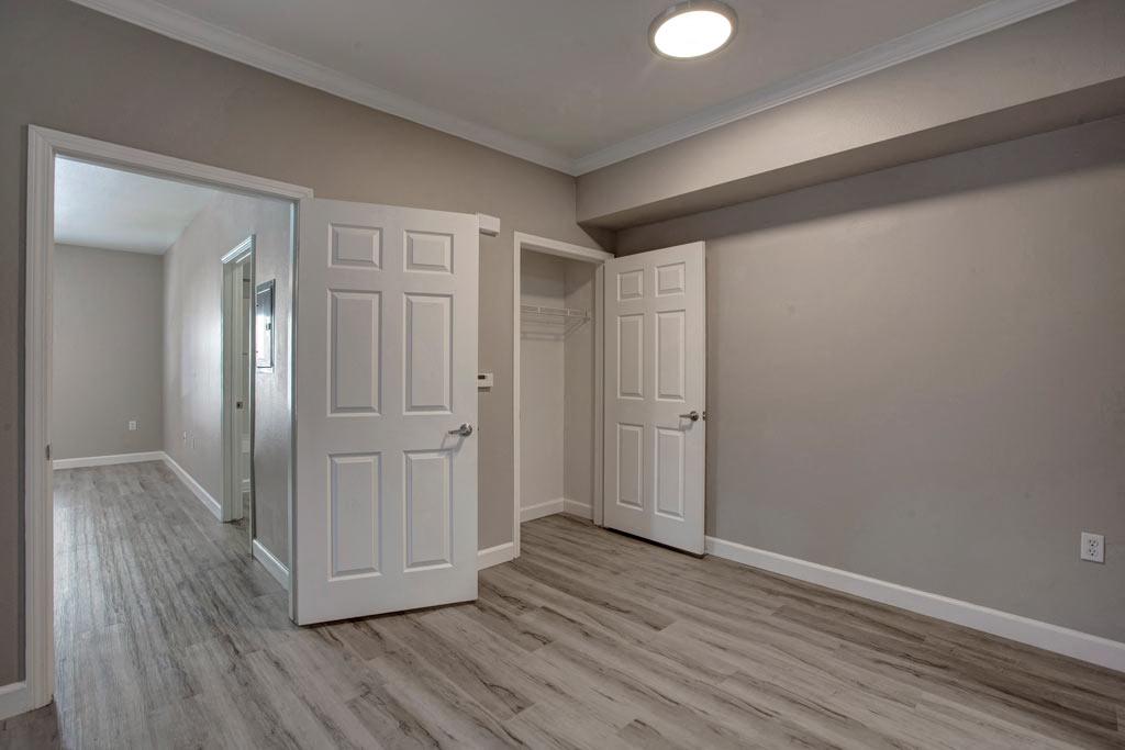 Broadleaf Apartments Image 1