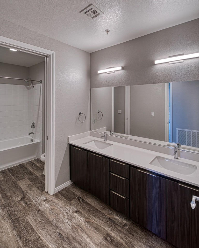Residences at the Gramercy Image 43