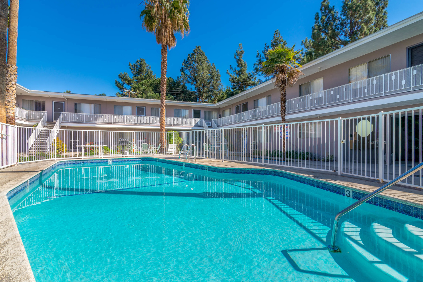 Sunland Park Apartments Image 2