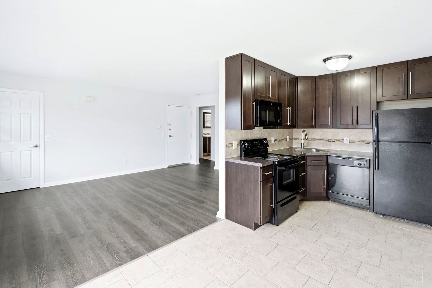 Ascot Park Apartments Image 8