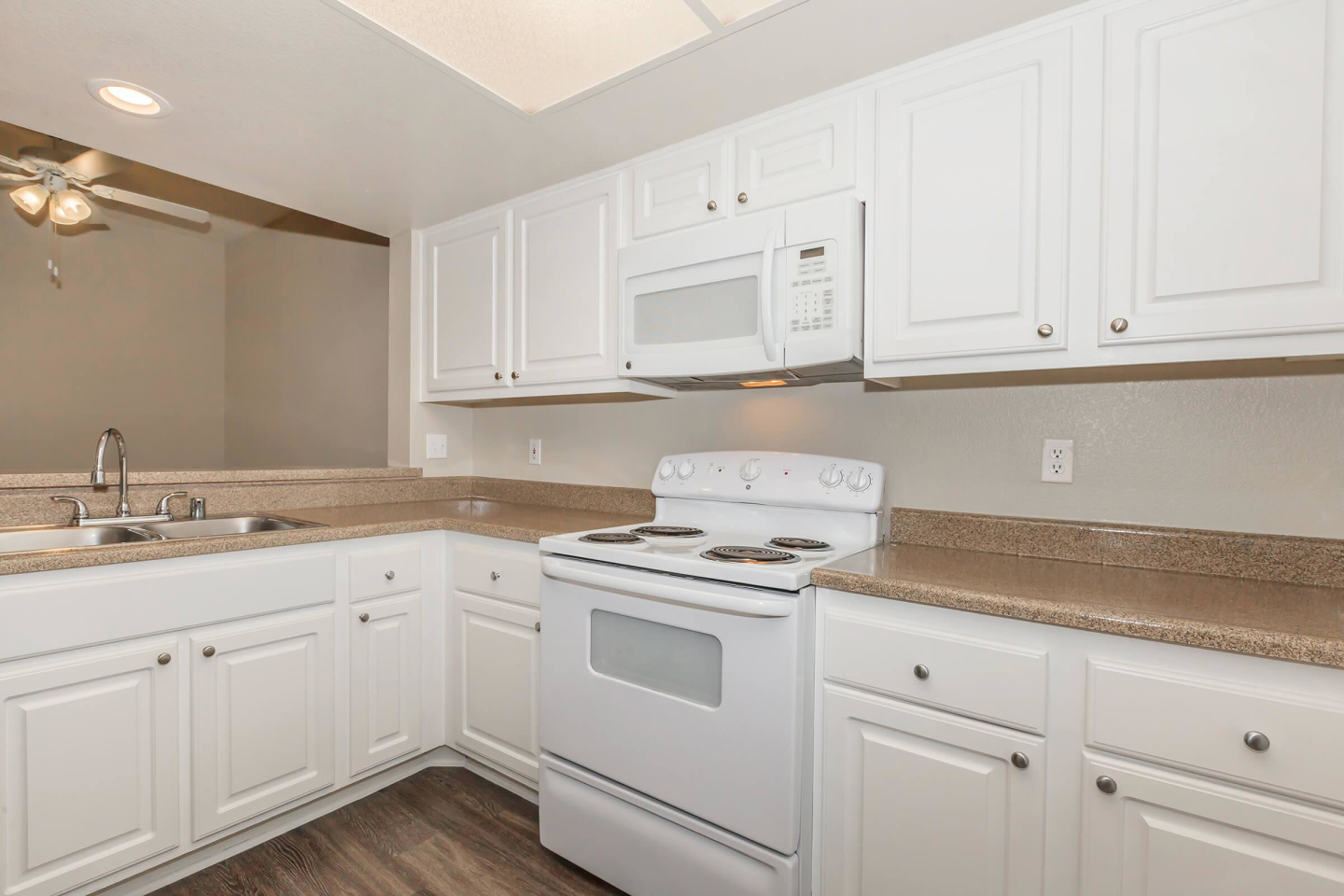 Wood Canyon Villa Apartment Homes Image 5