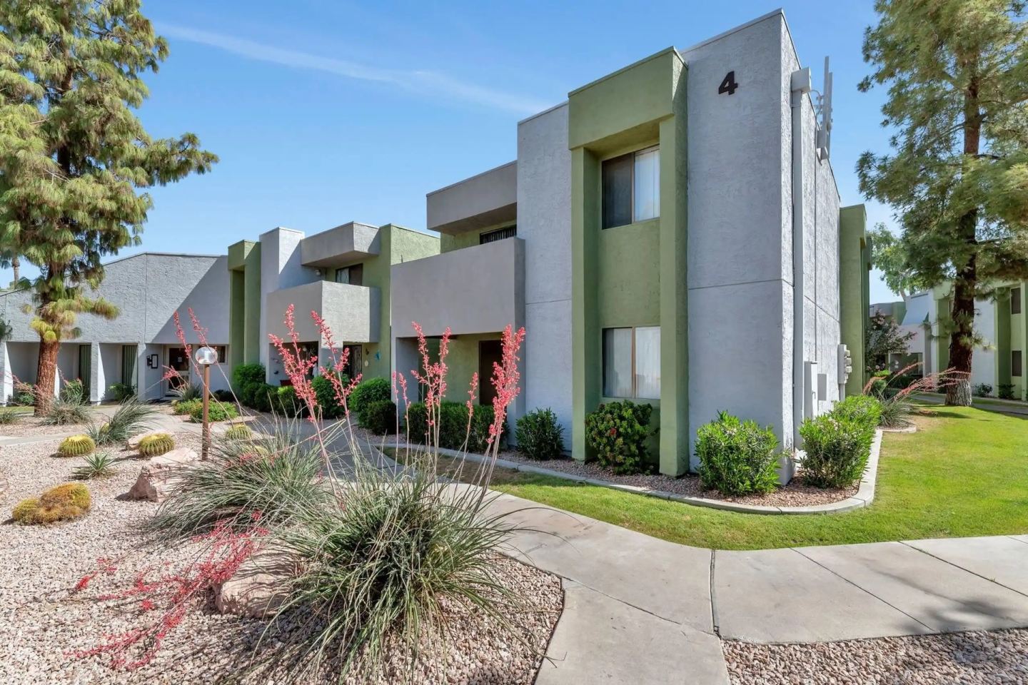 Lemon & Pear Tree Apartments Image 13