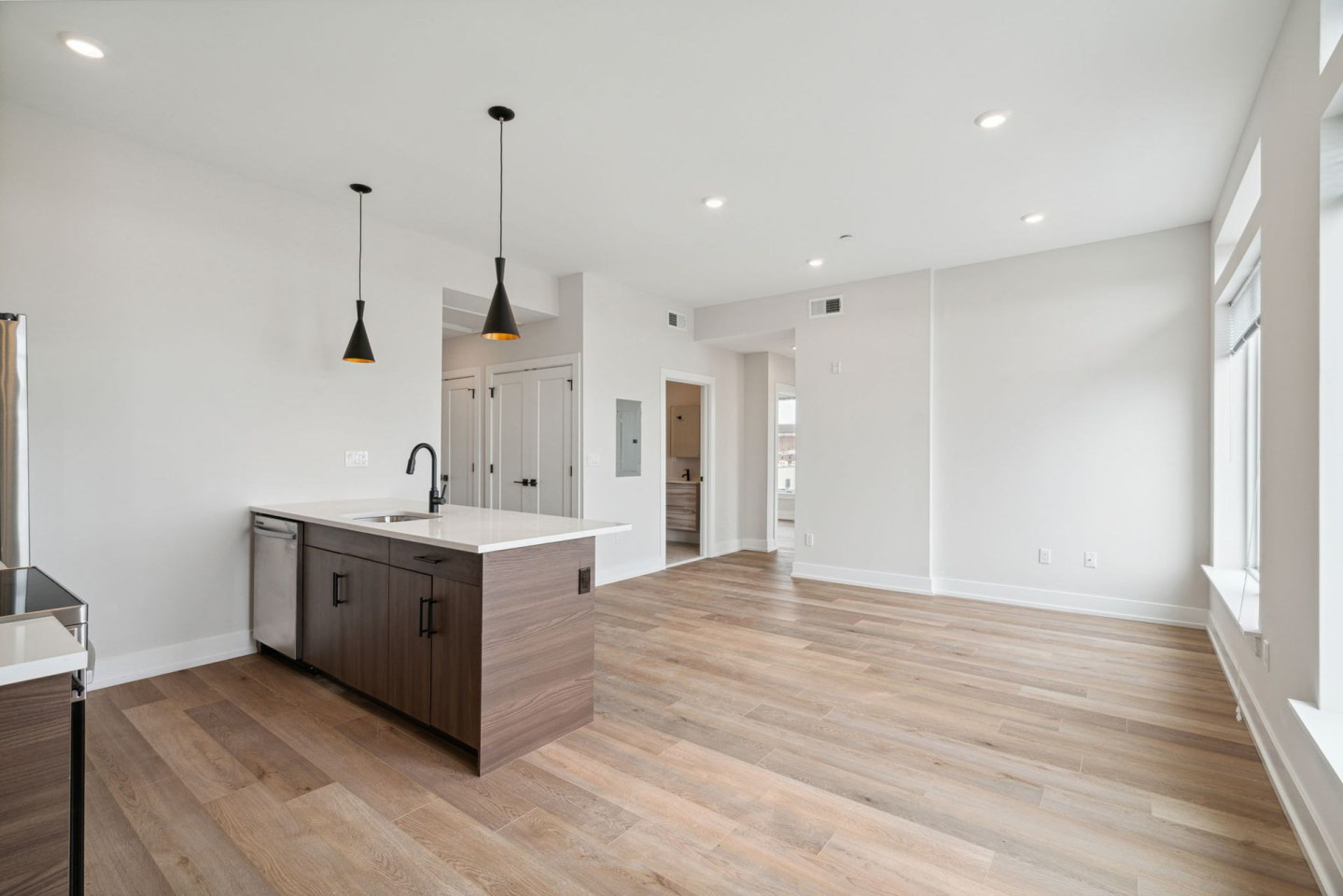 720 Thompson Street Image 59
