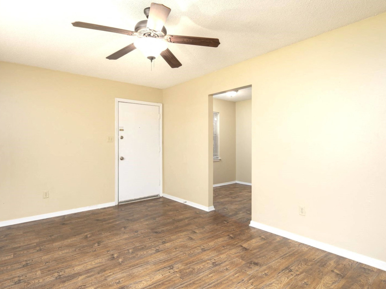 Oak Manor Image 5