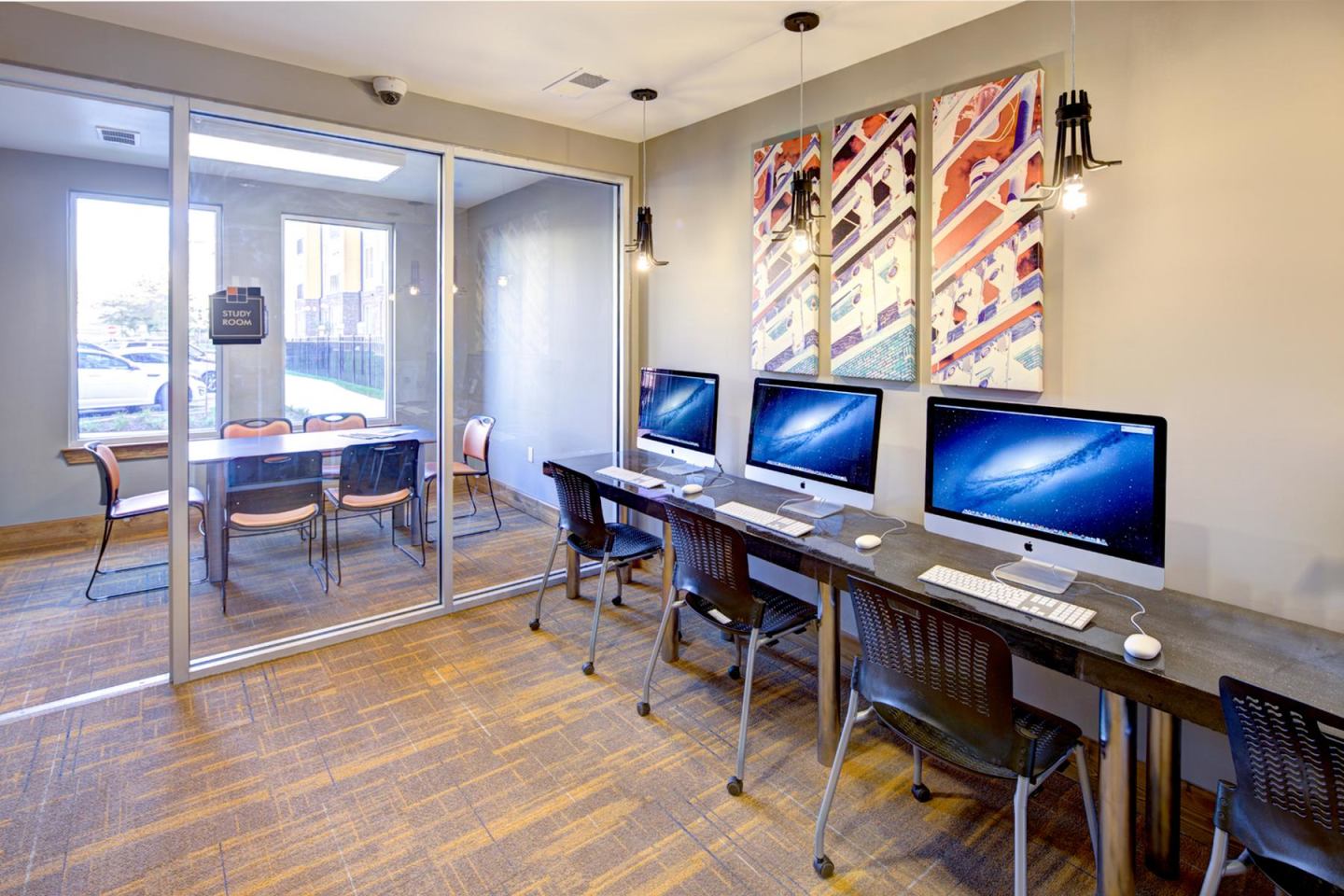 University Walk - Student Housing Image 10