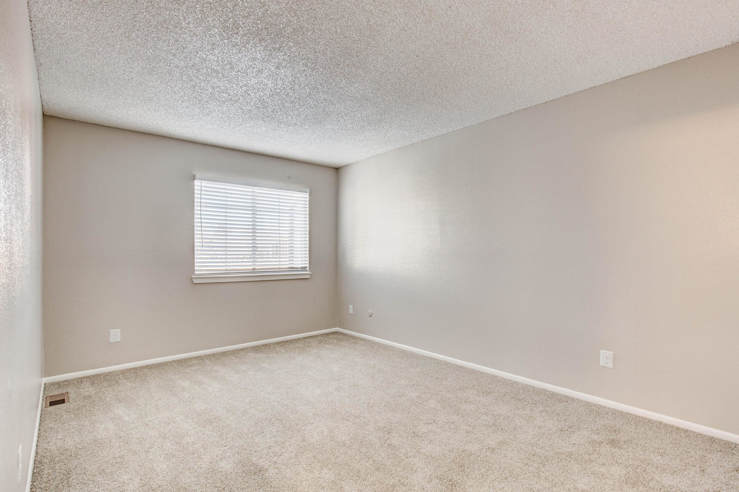 Briar Grove Townhomes Image 183