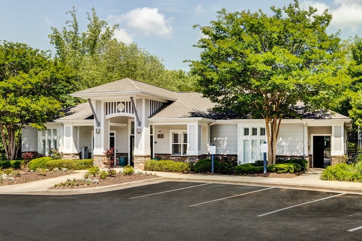 Avana Lake Norman Image 31