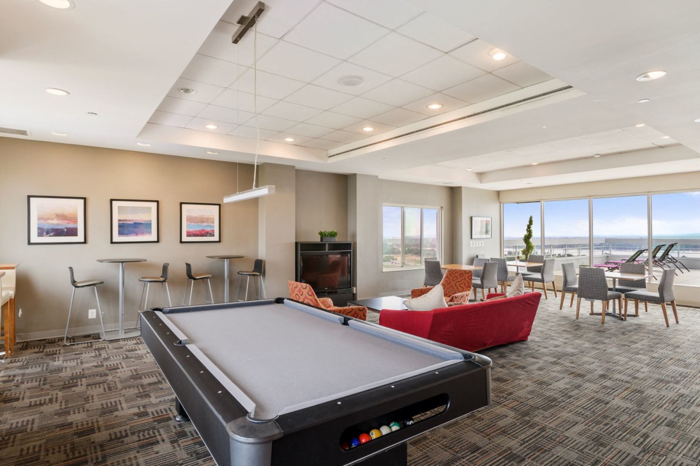 Lenox Club Image 33