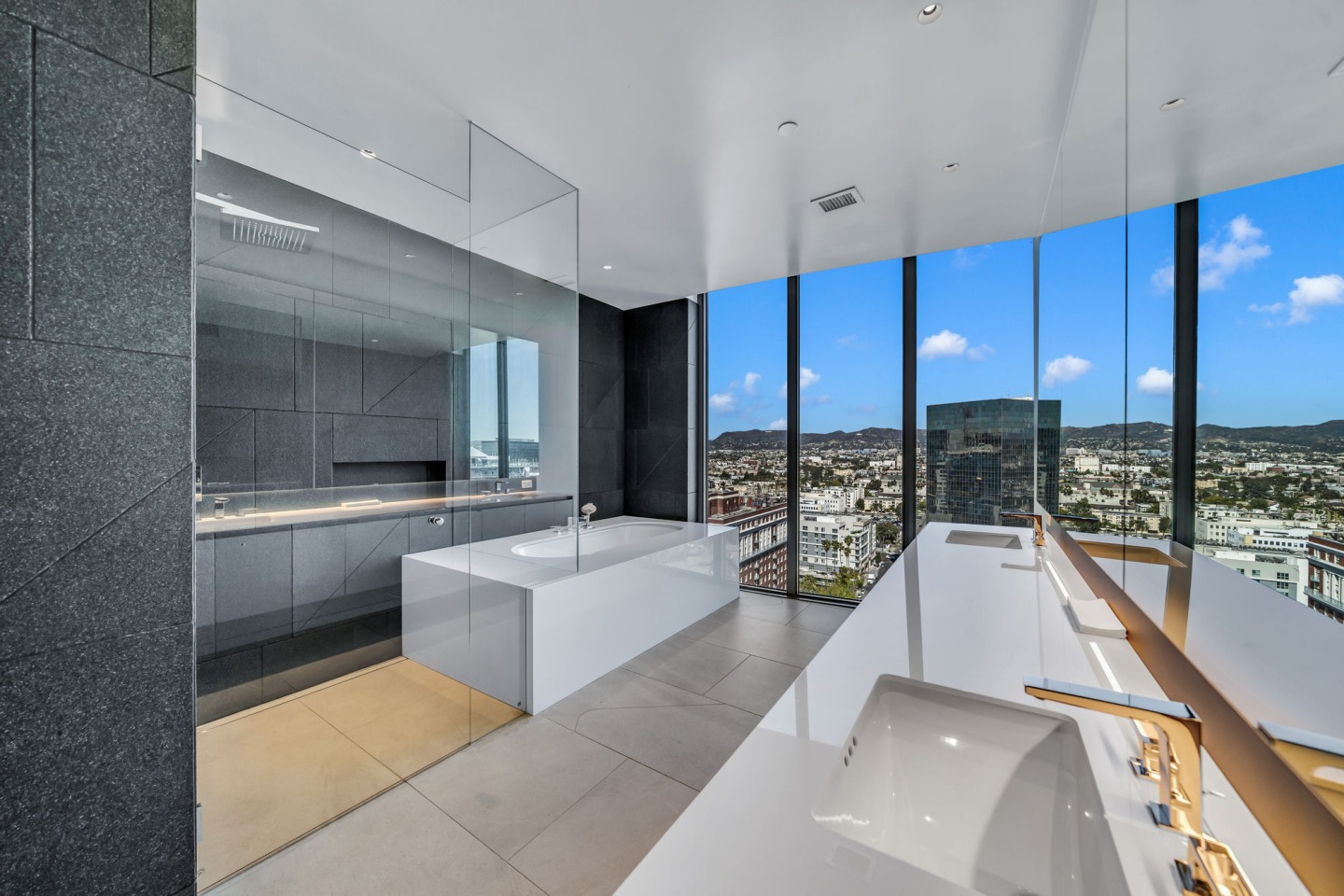 Kurve on Wilshire Image 27