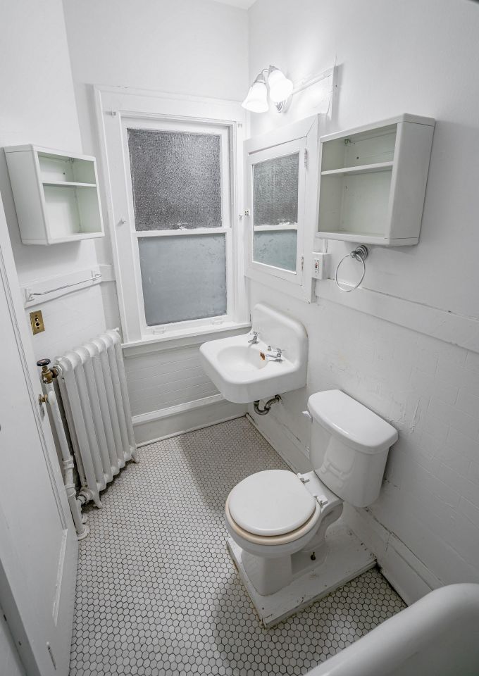 990 Grand Avenue Image 27