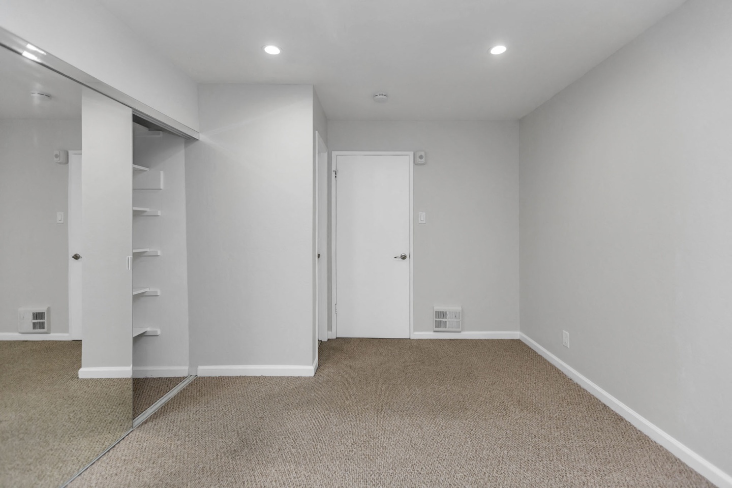 5519 Mission St Image 8
